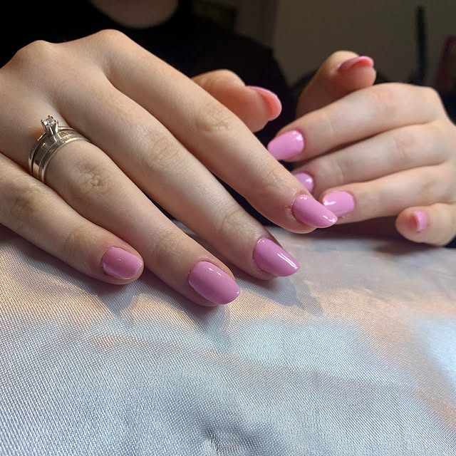 Unhas rosas